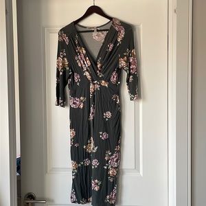 Gilli dress with fake slit in front. Size large